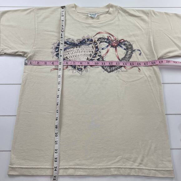 Activewear Vintage Quilted Hearts Gay Talbott Graphic T-Shirt Women’s SZ Medium - Picture 5 of 5